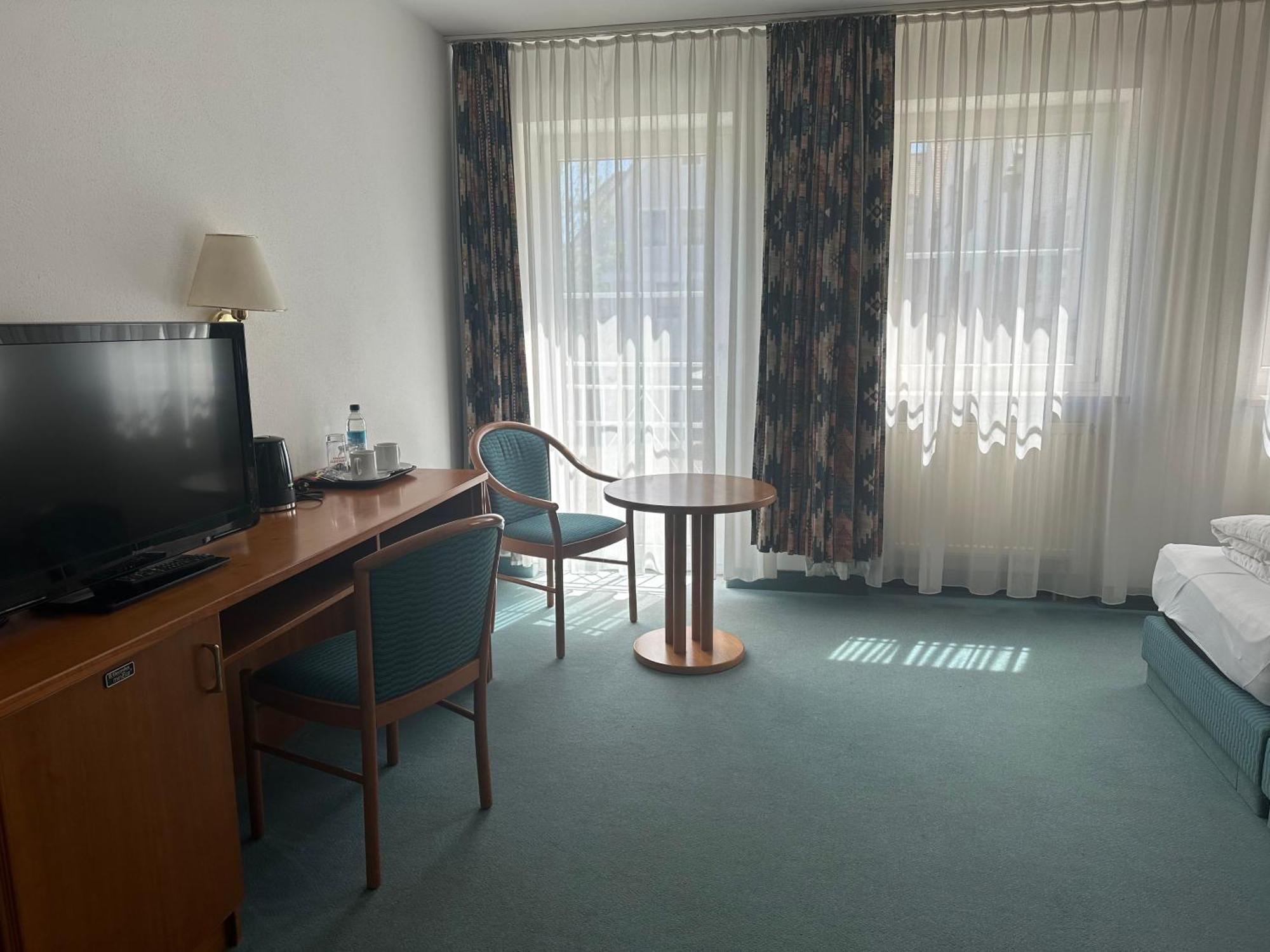 St Hotel Reichertshofen Kültér fotó